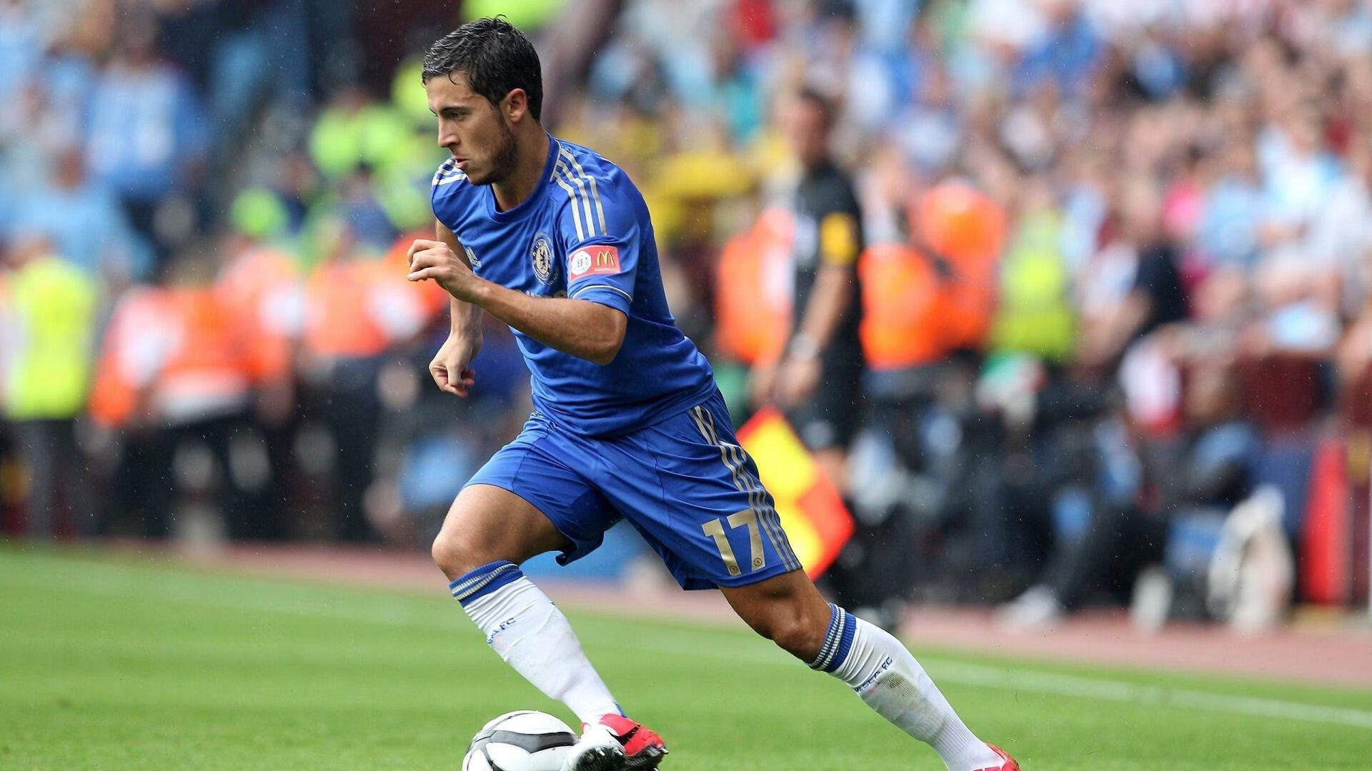 球员赛后表示感受到观众支持将继续努力回馈信任，球员发言